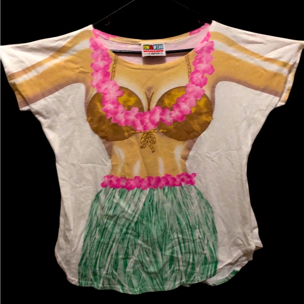 Bikini Girl Vintage graphic T-shirt Fun2Wear Fantasies
